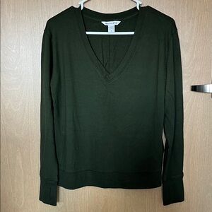 EUC Athleta Deep Green V-Neck Sweater